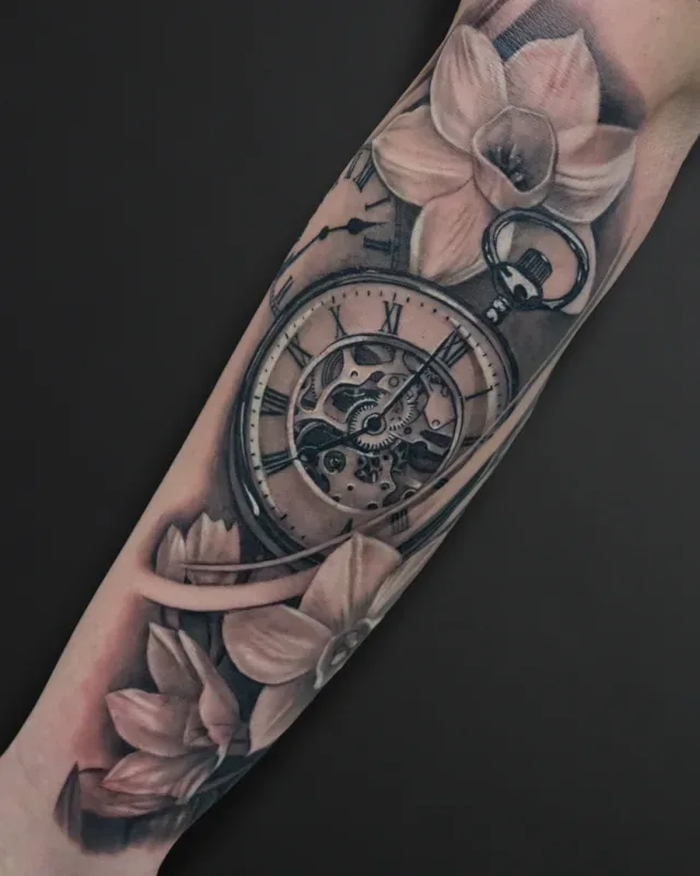 Red Art Tattoo & Piercing Studio — Tattoo and piercing shop in Mesa